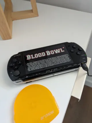 Console Sony PSP Nera + Gioco Blood Bowl