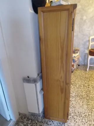 Vetrina in legno e vetro