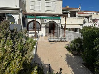 Casa adosada en venta en Nueva Torrevieja - Aguas Nuevas en Torrevieja