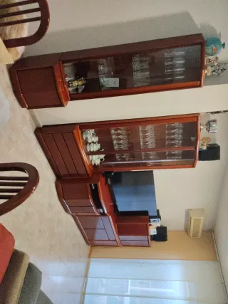 Mueble comedor y mesa comedor 90x90 y 5 sillas