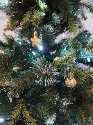 Árbol de Navidad verde. Solo entrega en mano.