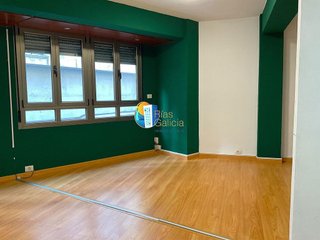 Local comercial en venta en Ribeira