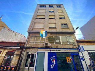 Local comercial en venta en Ribeira
