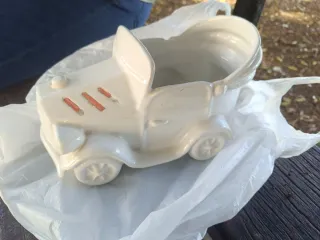 Figura cerámica coche antiguo