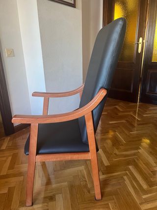 Sillón de salón madera y polipiel