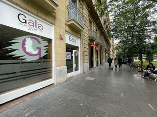 Local comercial en alquiler en Centro en San Sebastián-Donostia