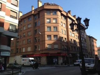 Local comercial en alquiler en Milán - Pumarín - Teatinos en Oviedo