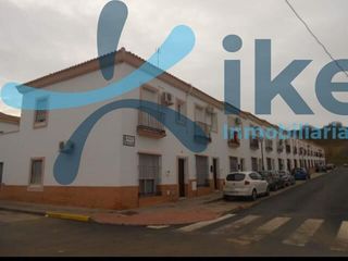 Casa adosada en venta en Bonares