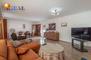 Chalet en venta en Crta. De la Sierra en Granada