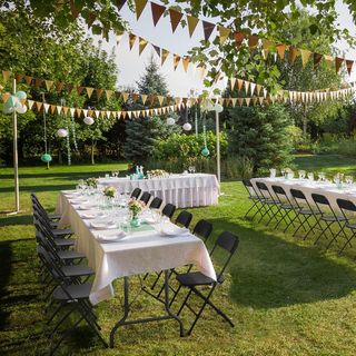 Sillas Plegables Negras - ALQUILER PARA EVENTOS