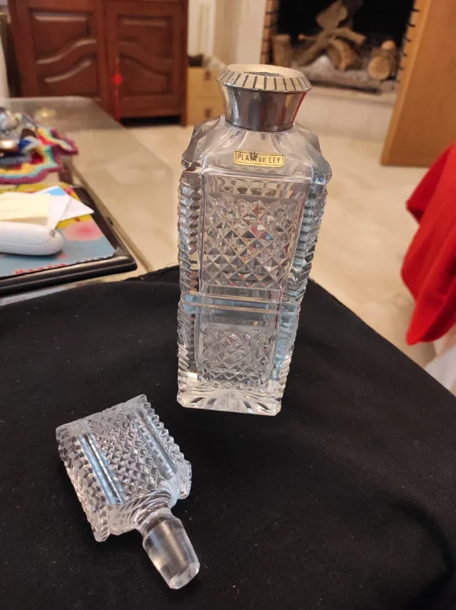 Botella licorera antigua cristal y plata de ley