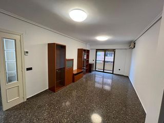 Piso en venta en Zona Avenida al Vedat en Torrent