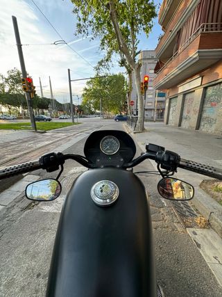 Harley Iron 883 Negra Mate + Extras + A2