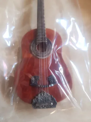 Guitarra Colección Plata y Madera 11x5 cm