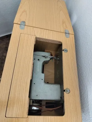 Máquina de coser Wertheim antigua