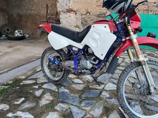 Moto Enduro/Motocross Roja y Blanca