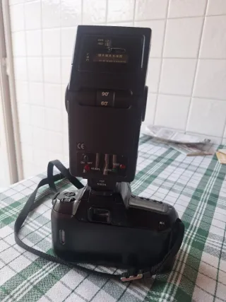 Cámara Nikon F50 réflex analógica + objetivo+funda