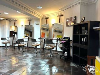 Local comercial en alquiler en Ensanche - Sar en Santiago de Compostela