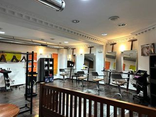 Local comercial en alquiler en Ensanche - Sar en Santiago de Compostela