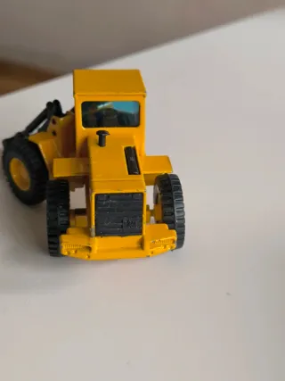 Coche a escala Volvo BM L70 majorette