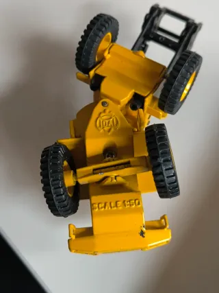 Coche a escala Volvo BM L70 majorette