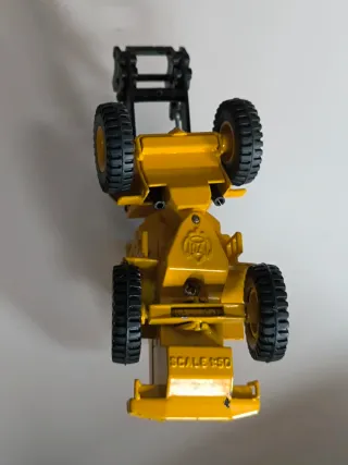 Coche a escala Volvo BM L70 majorette