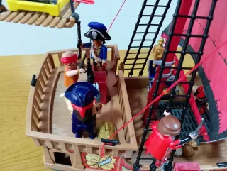 Barco Pirata Playmobil 70411 con Figuras