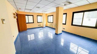 Edificio en venta en Albatera