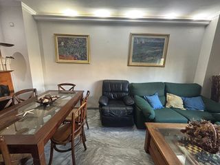 Piso en venta en La Buhaira en Sevilla