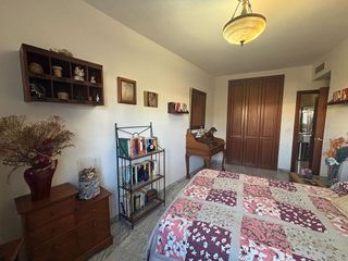 Piso en venta en La Buhaira en Sevilla