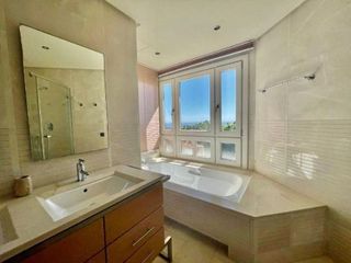 Ático en alquiler en Nagüeles Alto en Marbella