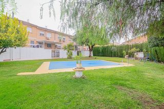 Casa adosada en venta en Residencial Triana - Barrio Alto en Gabias (Las)