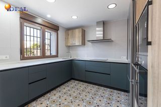 Chalet en venta en Zubia (La)