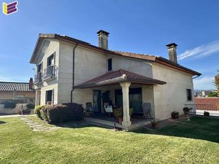 Chalet en venta en Porriño (O)