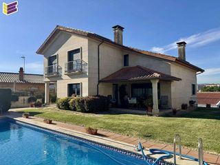 Chalet en venta en Porriño (O)