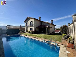 Chalet en venta en Porriño (O)