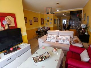 Casa adosada en venta en Valdepeñas