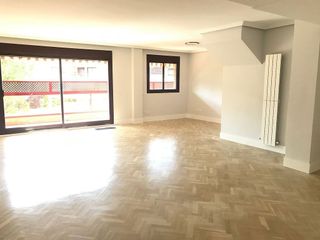 Ático en alquiler en Zona Avenida Europa en Pozuelo de Alarcón