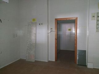 Local comercial en alquiler en Plaza de toros - Venta Vargas - Capitania en San Fernando