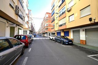 Local comercial en alquiler en Nueva Andalucía en Almería