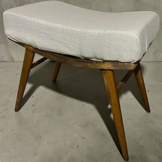 Taburete reposapiés tapizado