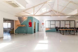 Local comercial en alquiler en Numancia en Madrid