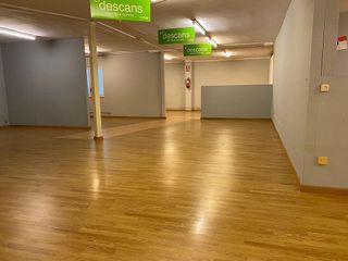 Local comercial en venta en Passeig Maragall - Zona Estació en Gavà