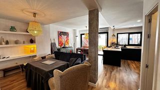 Casa adosada en venta en Gines