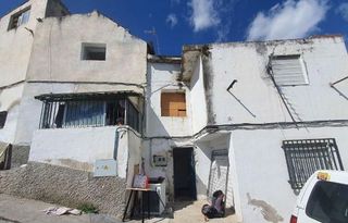 Casa adosada en venta en Iznalloz