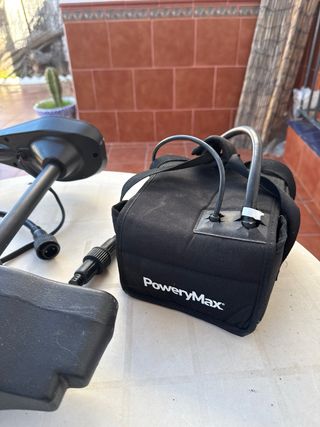 Motor eléctrico adaptado a pedalera con bateria.