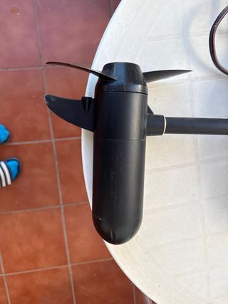 Motor eléctrico adaptado a pedalera con bateria.