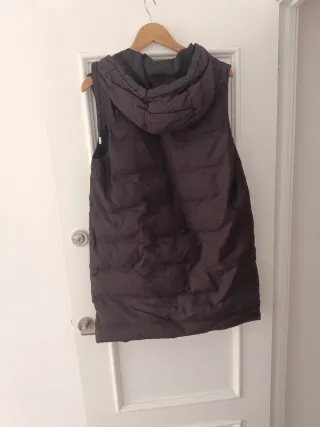 Chaleco acolchado Zara con capucha