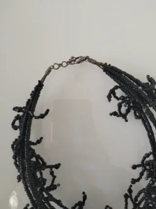 Collana girocollo perline nere