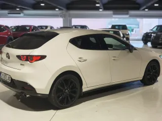 Mazda 3 HOMURA + PACK BOSE